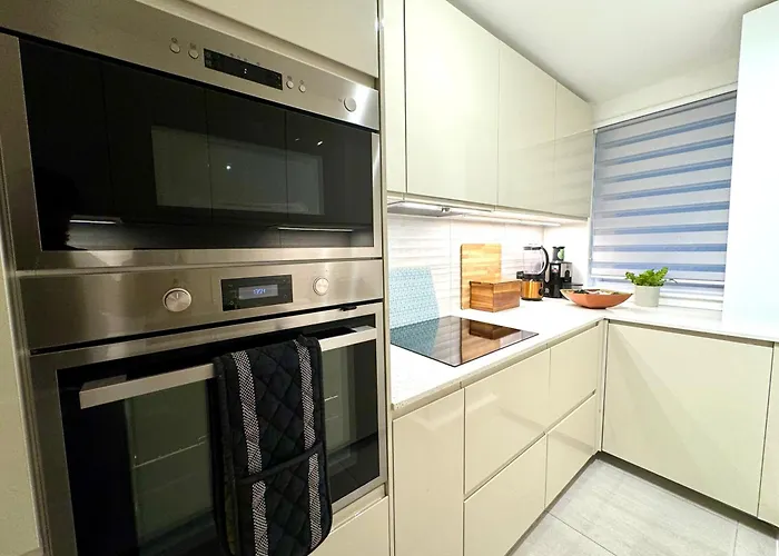 2 Bedroom Apartment In Central London South Kensington By Wild London