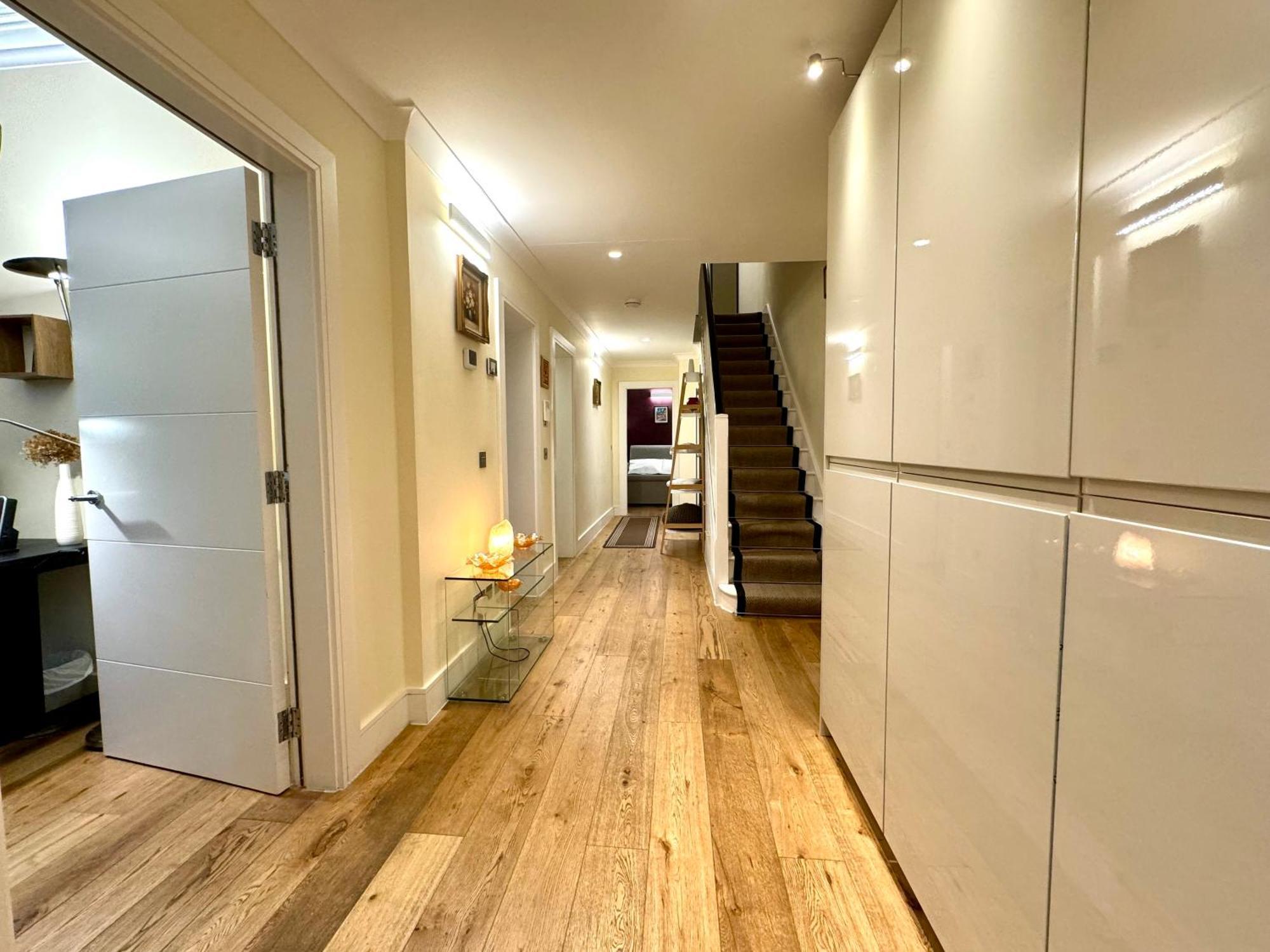 2 Bedroom In South Kensington By Wild Апартаменты Лондон